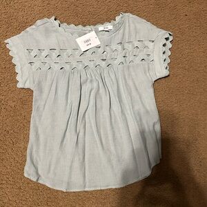 Women’s Scalloped Top